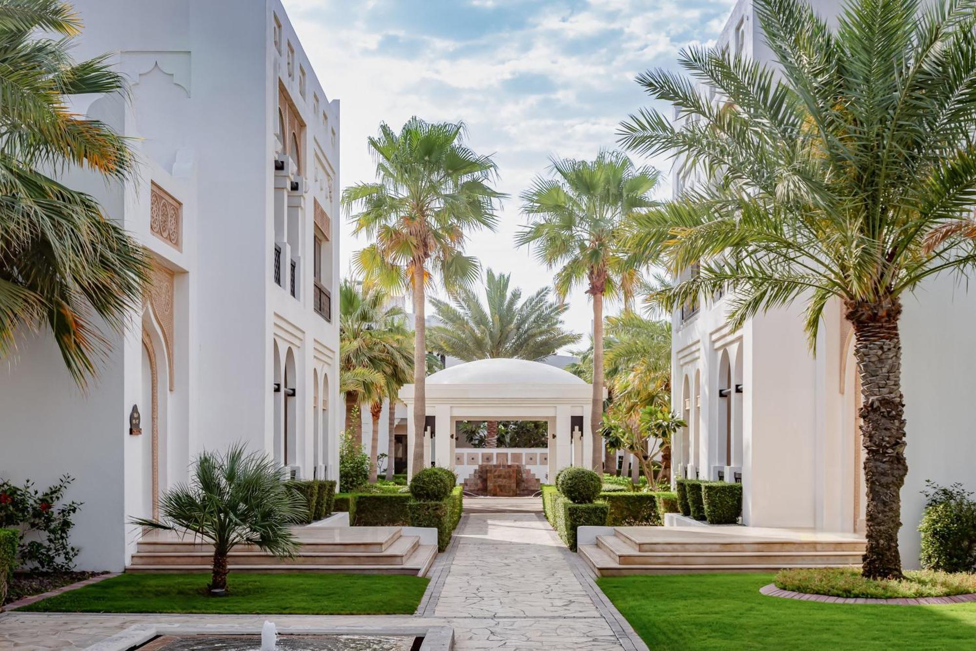 沙迦度假村及水疗中心,丽思卡尔顿酒店 多哈 外观 照片 The Oberoi Dubai